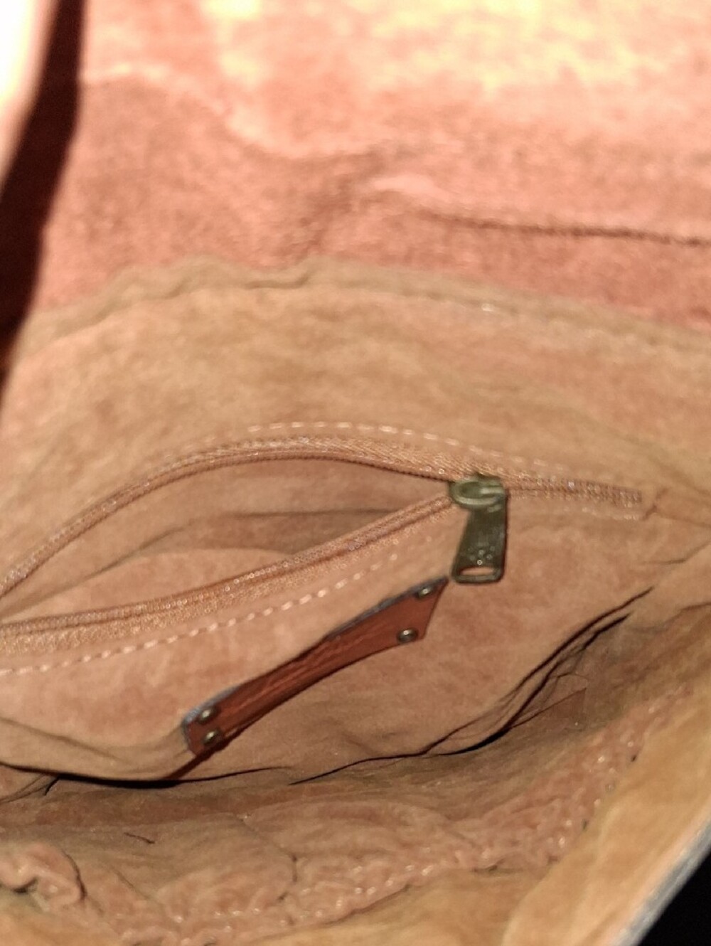 Patricia Nash Two-Tone Tan Patchwork Leather Crossbody - Picture 8 of 13